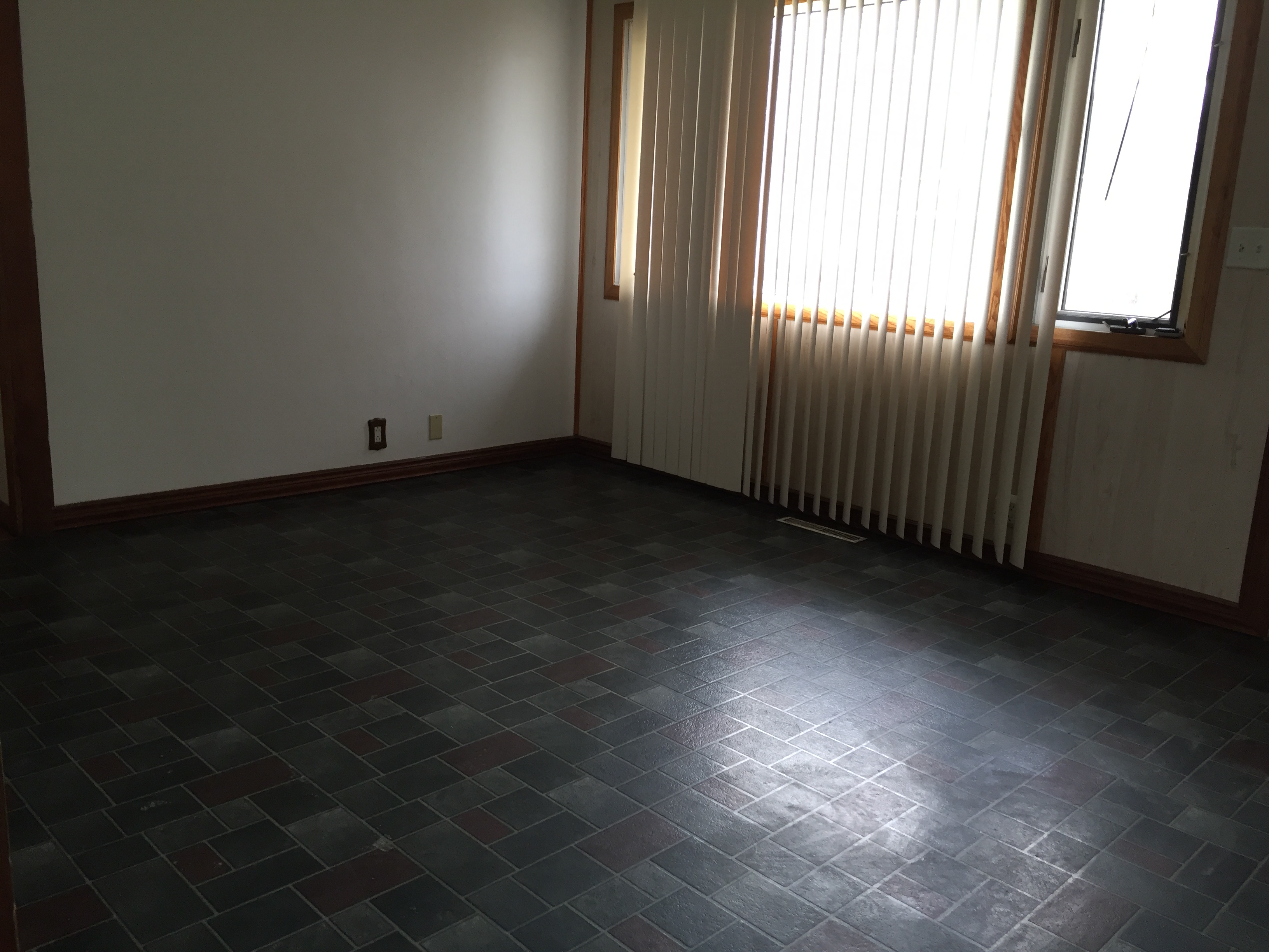 waterloo House Real Estate 1222 Columbia SulenticFischels